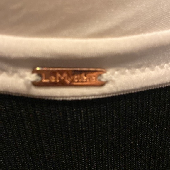 Le Mystere Bras 1 Black 1 Light Beige S/M 6/8 Double Layered Fabric No Pads NWOT - Picture 2 of 8